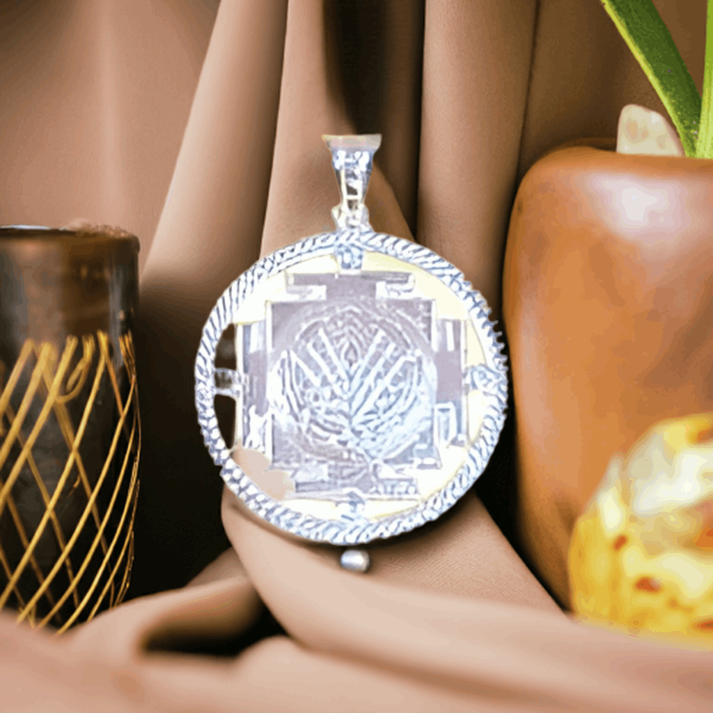 Shree Yantra Pednant