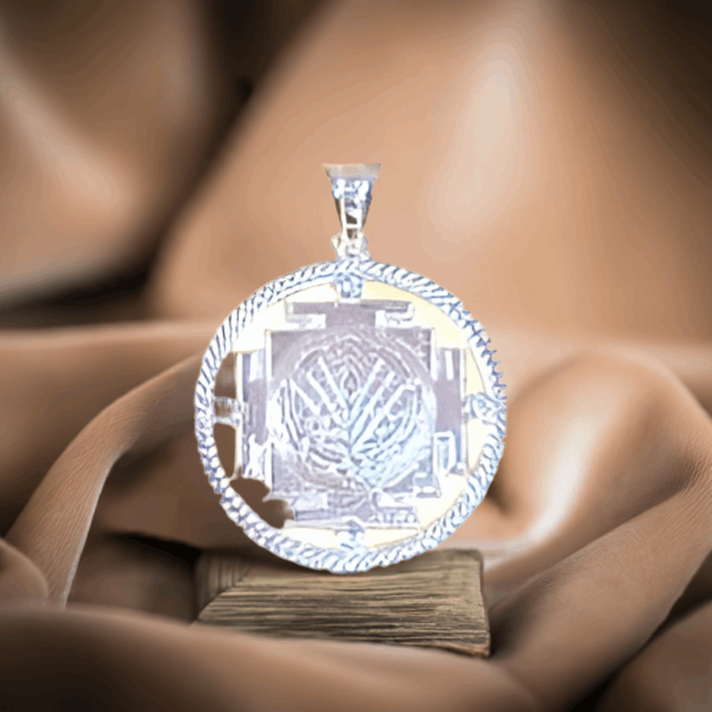 Shree Yantra Pednant